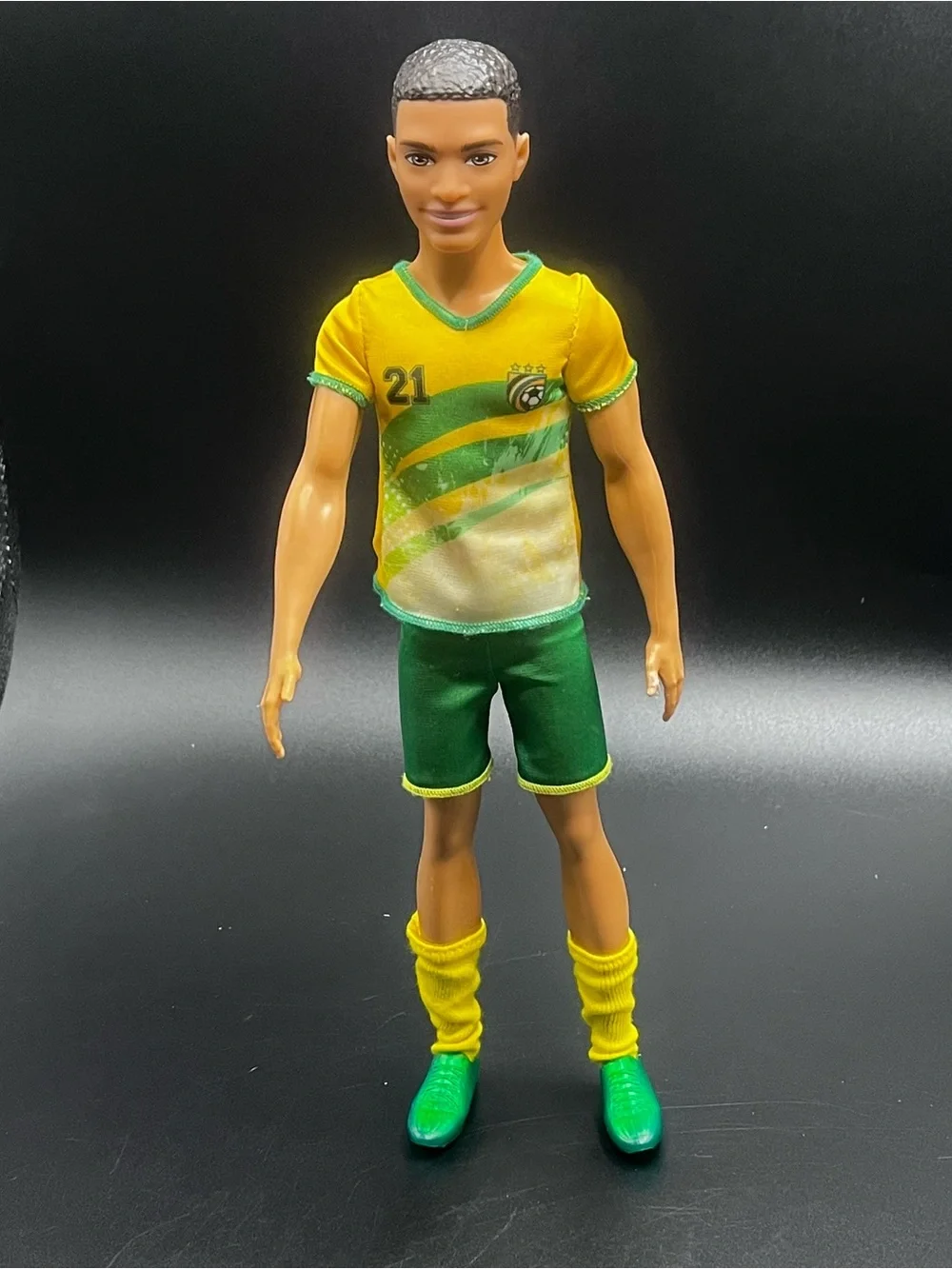 Mattel Barbie Ken Soccer Player Football Futbol World Cup Green Yellow Jersey